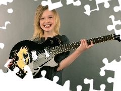 Guitar, Elle Fanning, actress