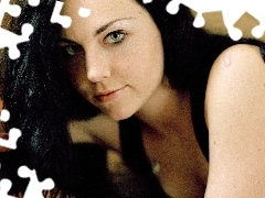 Amy Lee, brunette