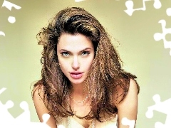 Angelina Jolie, beads