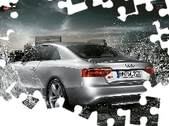 Audi S5, water