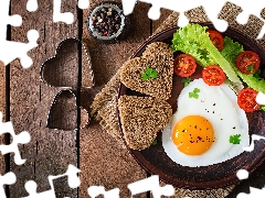 molds, bread, egg, tablecloth, Cherry tomatoes, breakfast, hearts, boarding, plate, lettuce