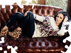 Sofa, Rachel Bilson, brunette