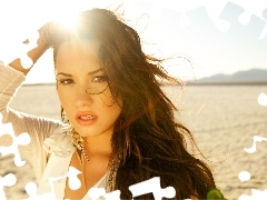 Demi Lovato, sun
