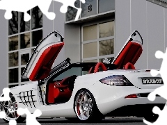 White, raised, Doors, Mercedes SLR