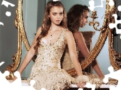 Lily Collins, Golden automobile, dress, Mirror