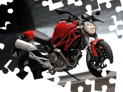 Ducati Monster 696, footer