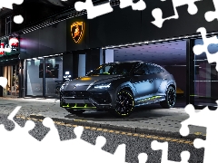 Lamborghini Urus, saloon