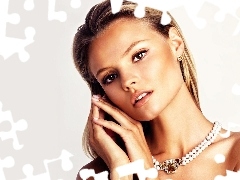 Magdalena Frackowiak, chaplet