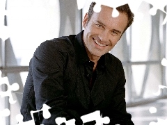 smiling, Julian McMahon