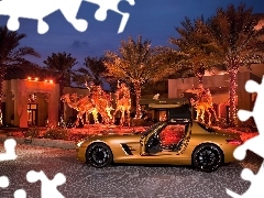 Golden, Mercedes SLS AMG