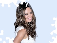 Mila Kunis, Smile