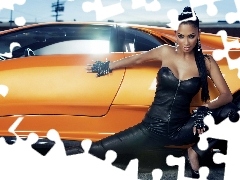 Nicole Scherzinger, Orange, motor car