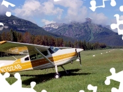 Cessna 185, airport, Mountains, grass