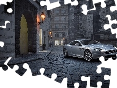 Aston Martin AMV10, old town