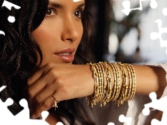 Padma Lakshmi, Bracelet