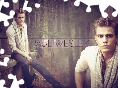 Paul Wesley, shawl