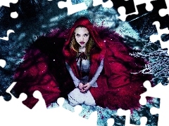 snow, Amanda Seyfried, Red hood