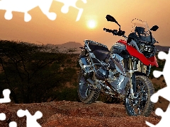 rocks, BMW, R1200GS