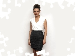 Mila Kunis, black, Skirt