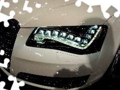 Audi A8 D4, spotlight