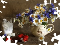 strawberries, Drops, wild, flowers, bouquet