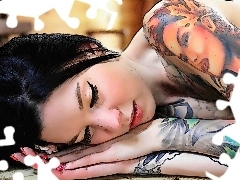 Women, tattoos