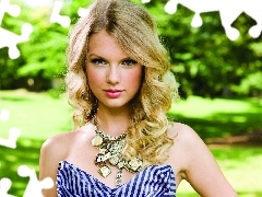 Taylor Swift, Necklace