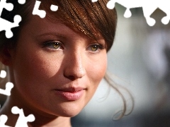 Emily Browning, Hair, The look, pinned