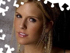 ear-ring, Maggie Grace, The look