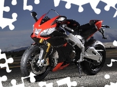 Skull, Aprilia RSV4, tires