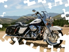 Glass, Harley Davidson Road King, Tourist