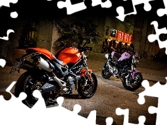 Ducati Monster 1100, Town