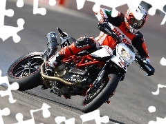 race, Ducati Hypermotard 1100 Evo, track