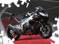 race, Aprilia RSV4, track