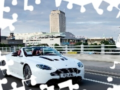 White, Vantage, V12, Aston Martin