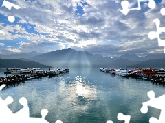 Boats, lake, clouds, Mountains, sun, Yachts, Harbour, rays