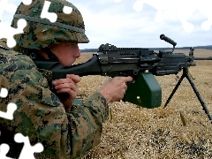 M249 SAW, soldier